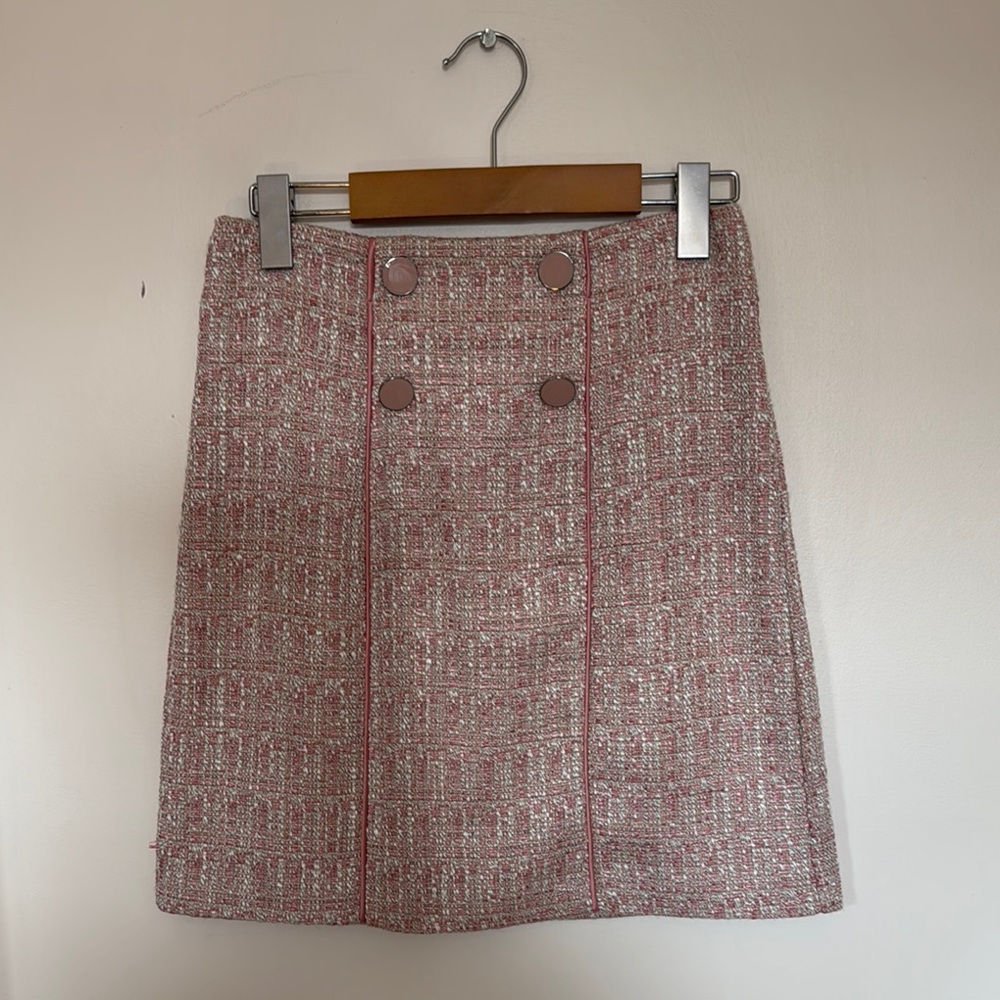Chic Pink Tweed Skirt
